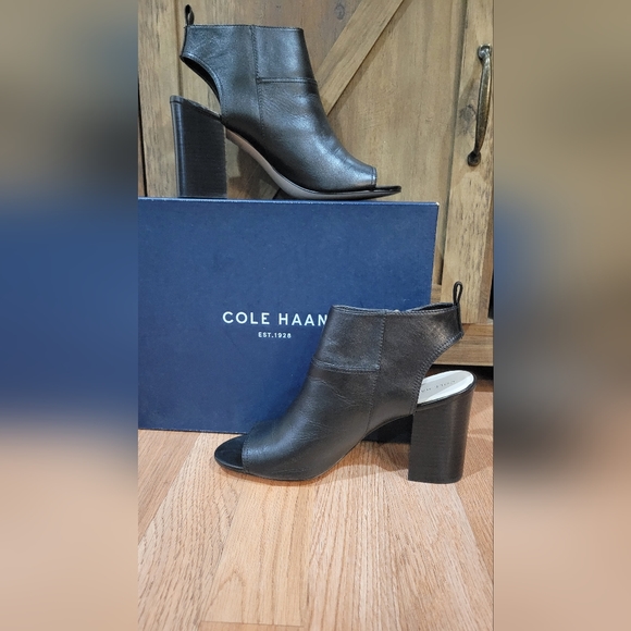 Cole Haan ZULA SHOOTIE II Block Heel Open Toe Shoe, Black leather, Size 9B - Picture 2 of 12